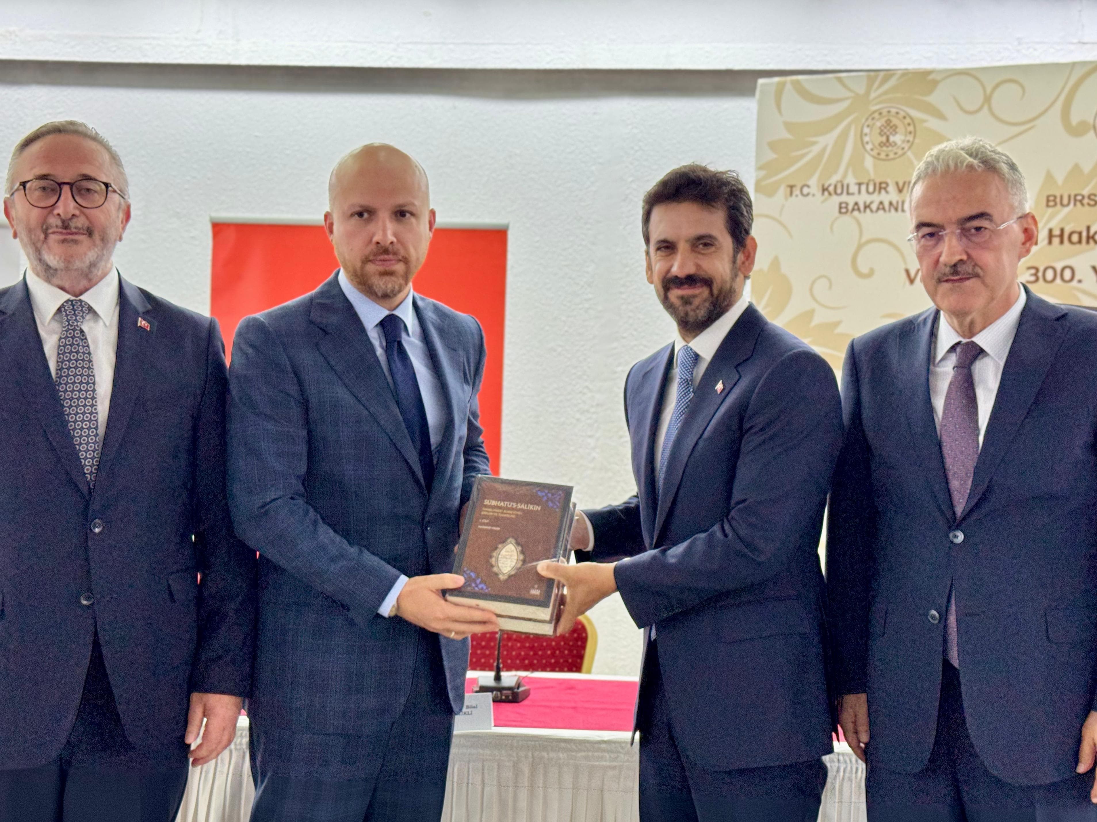 Tasavvuf, tefsir ve irfan geleneğimizin simge isimlerinden İsmâil Hakkı Bursevî Hazretleri’nin vefatının 300. yılında Türkiye Yazma Eserler Kurumu Başkanlığımız tarafından büyük bir emek ve titizlikle neşredilen Sübhatü's-Sâlikîn eserinin tanıtım toplantısına katıldık.