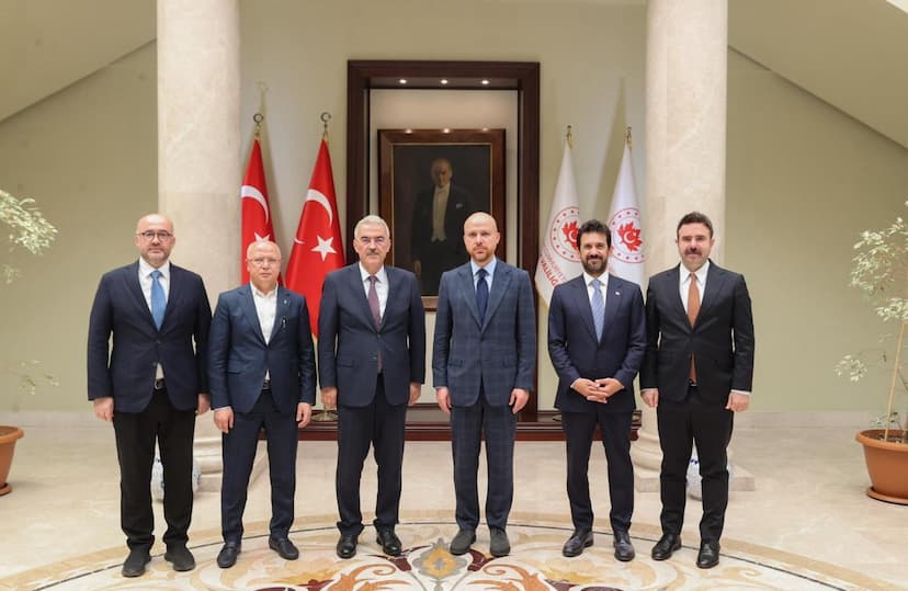 Bir dizi program vesilesiyle bulunduğumuz kadim şehir Bursa’da, İlim Yayma Vakfı Mütevelli Heyeti Başkanı Sayın Bilal Erdoğan ile birlikte Valimiz Sayın Erol Ayyıldız’ı ziyaret ettik.